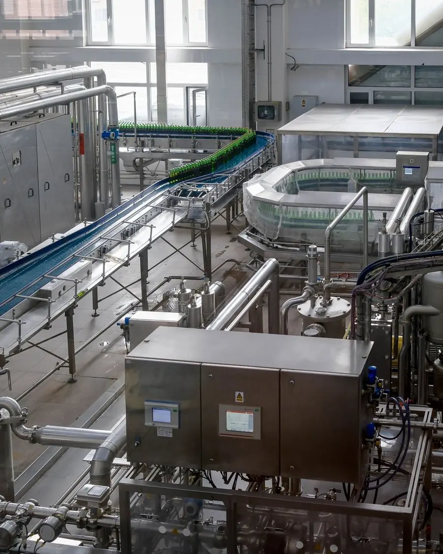 Planta de bebidas con líneas automatizadas